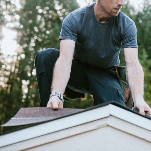 There are a few tell-tale signs that your roof needs to be repaired or replaced